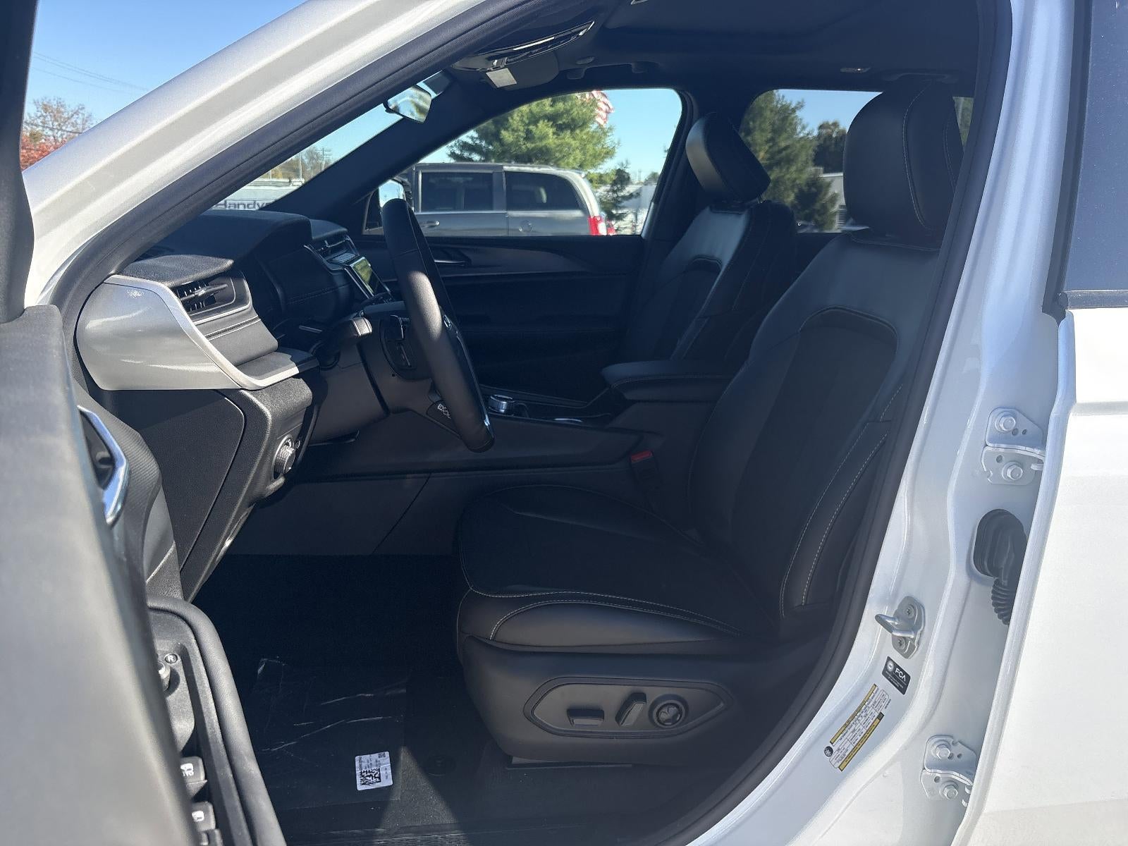 2025 Jeep Grand Cherokee Altitude X 4x4