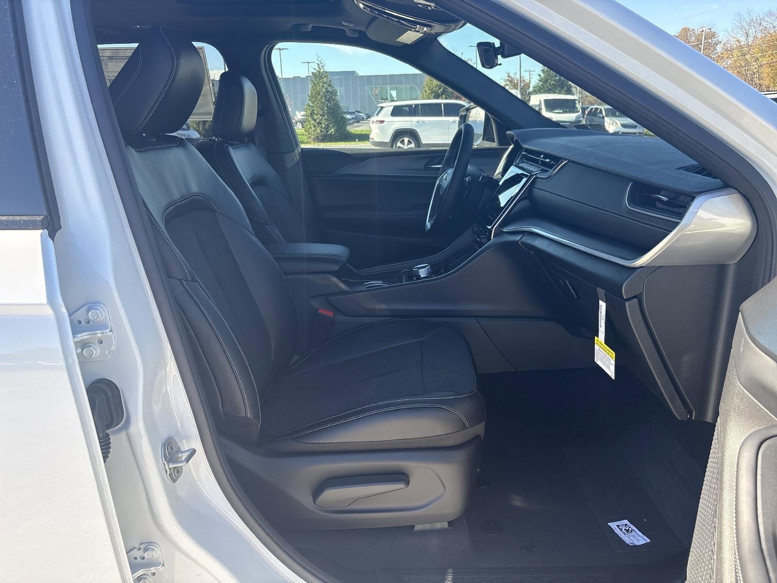 2025 Jeep Grand Cherokee Altitude X 4x4