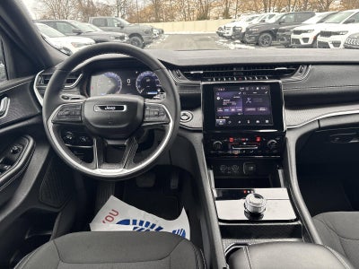 2025 Jeep Grand Cherokee Laredo X 4x4