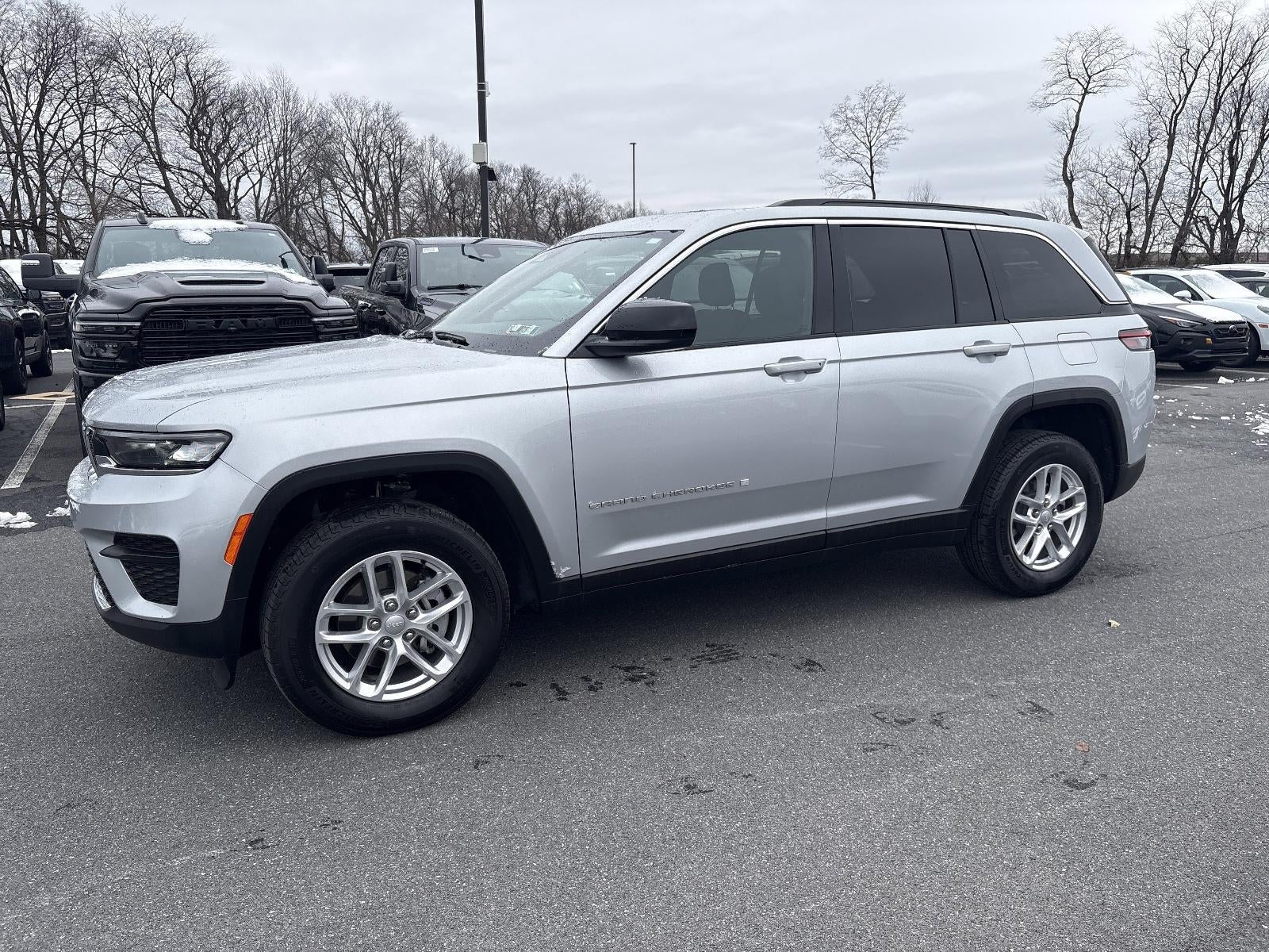 2025 Jeep Grand Cherokee Laredo X 4x4