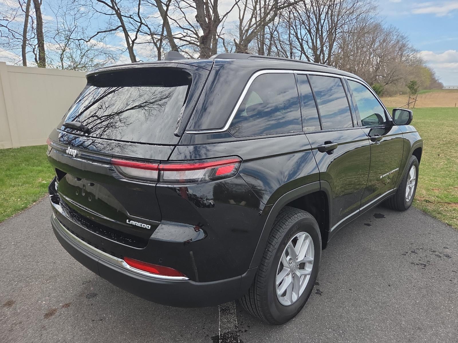 2025 Jeep Grand Cherokee Laredo X 4x4