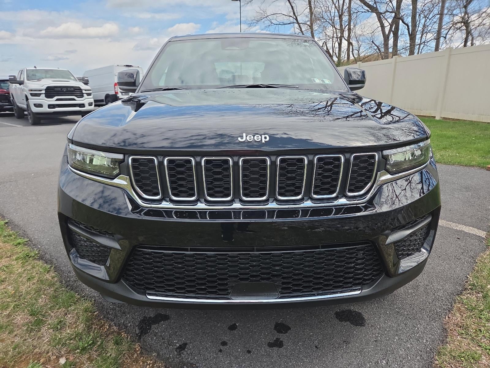 2025 Jeep Grand Cherokee Laredo X 4x4