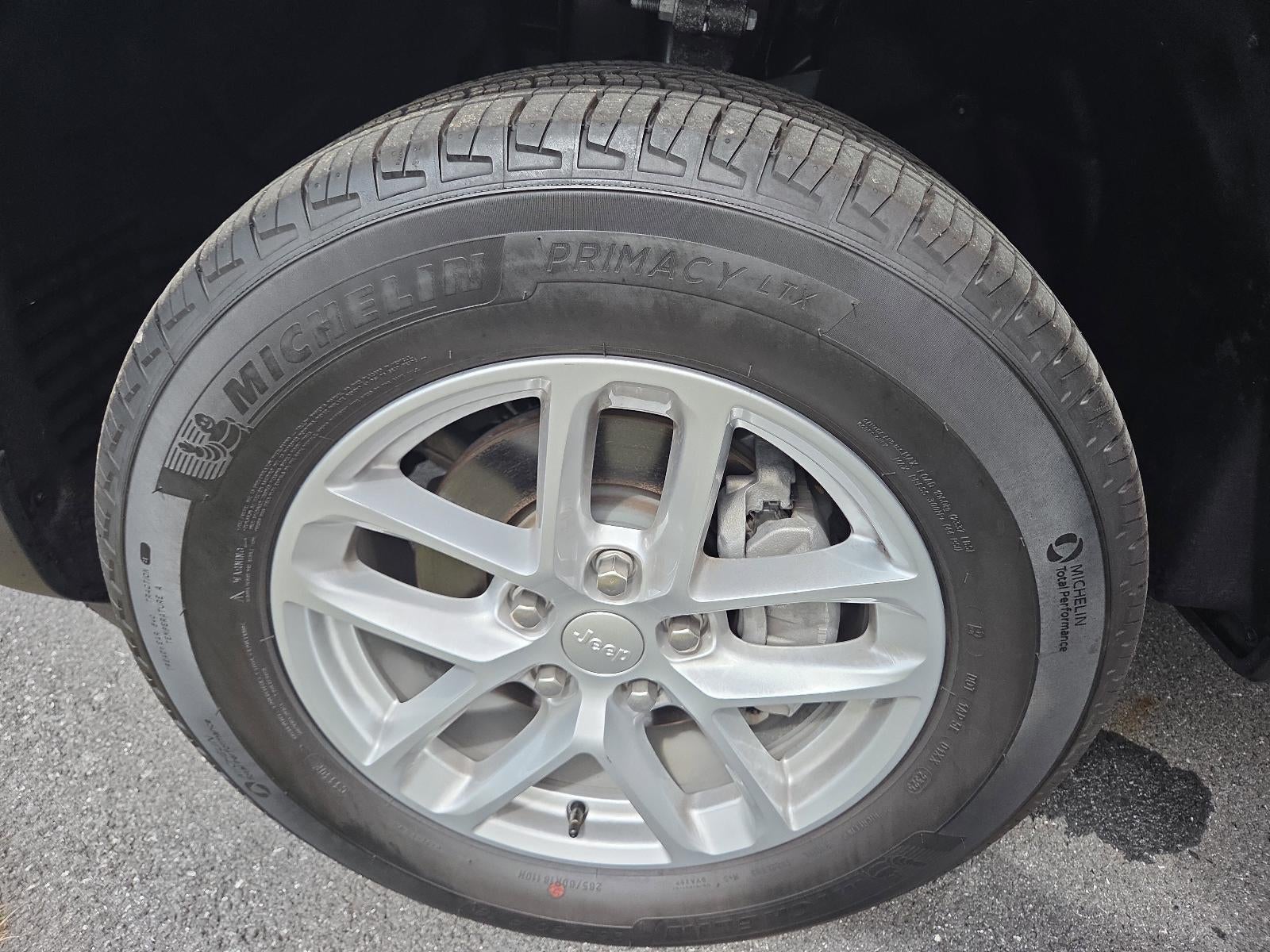 2025 Jeep Grand Cherokee Laredo X 4x4