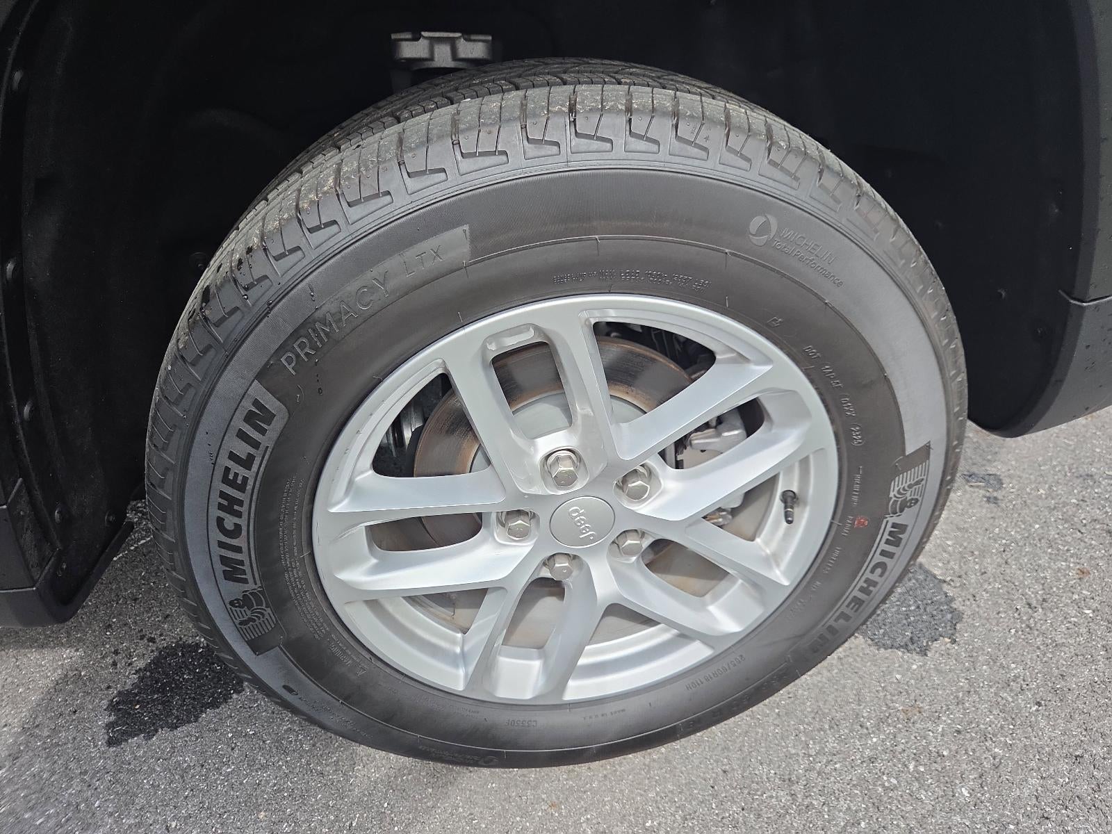 2025 Jeep Grand Cherokee Laredo X 4x4