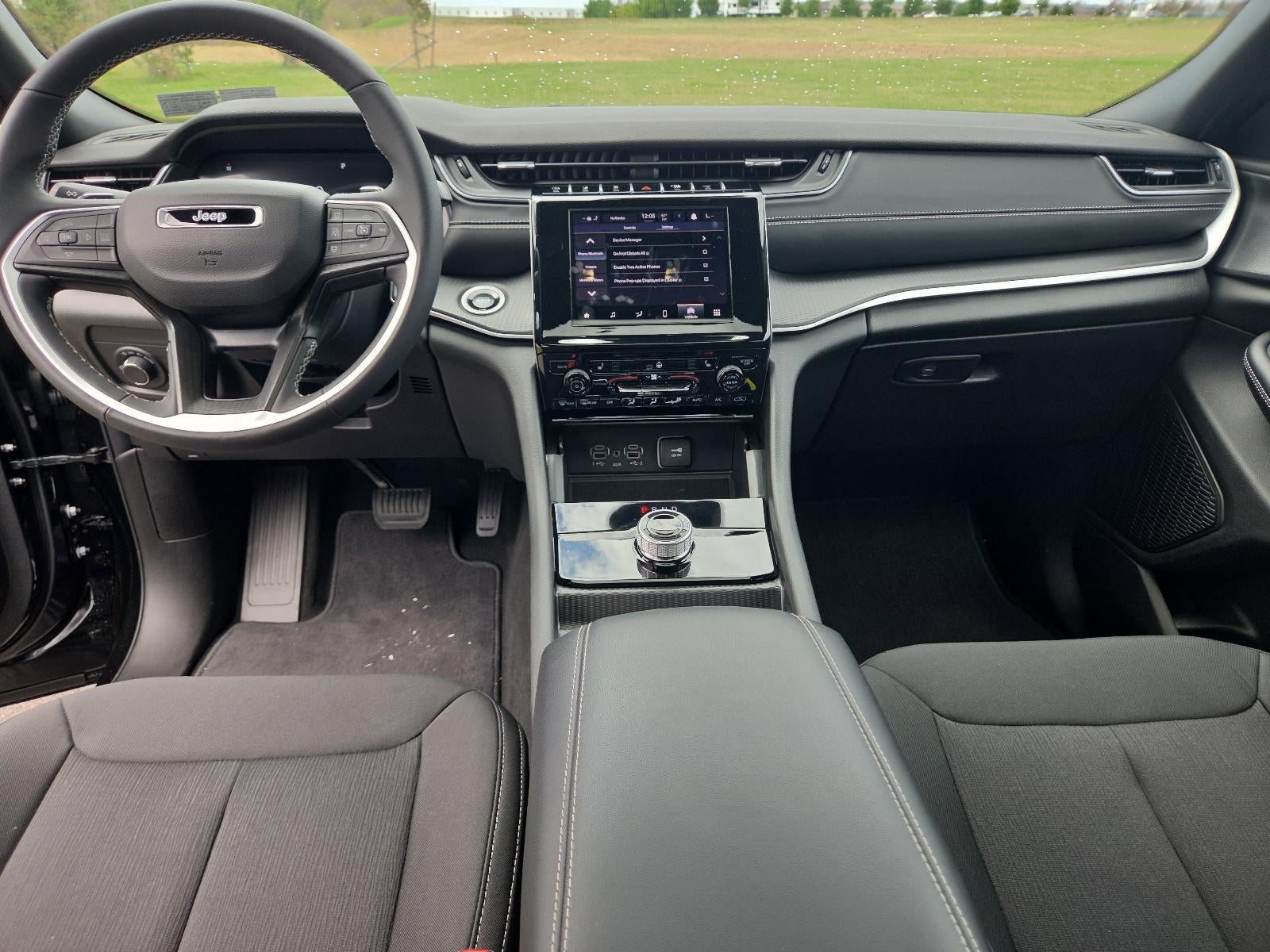 2025 Jeep Grand Cherokee Laredo X 4x4