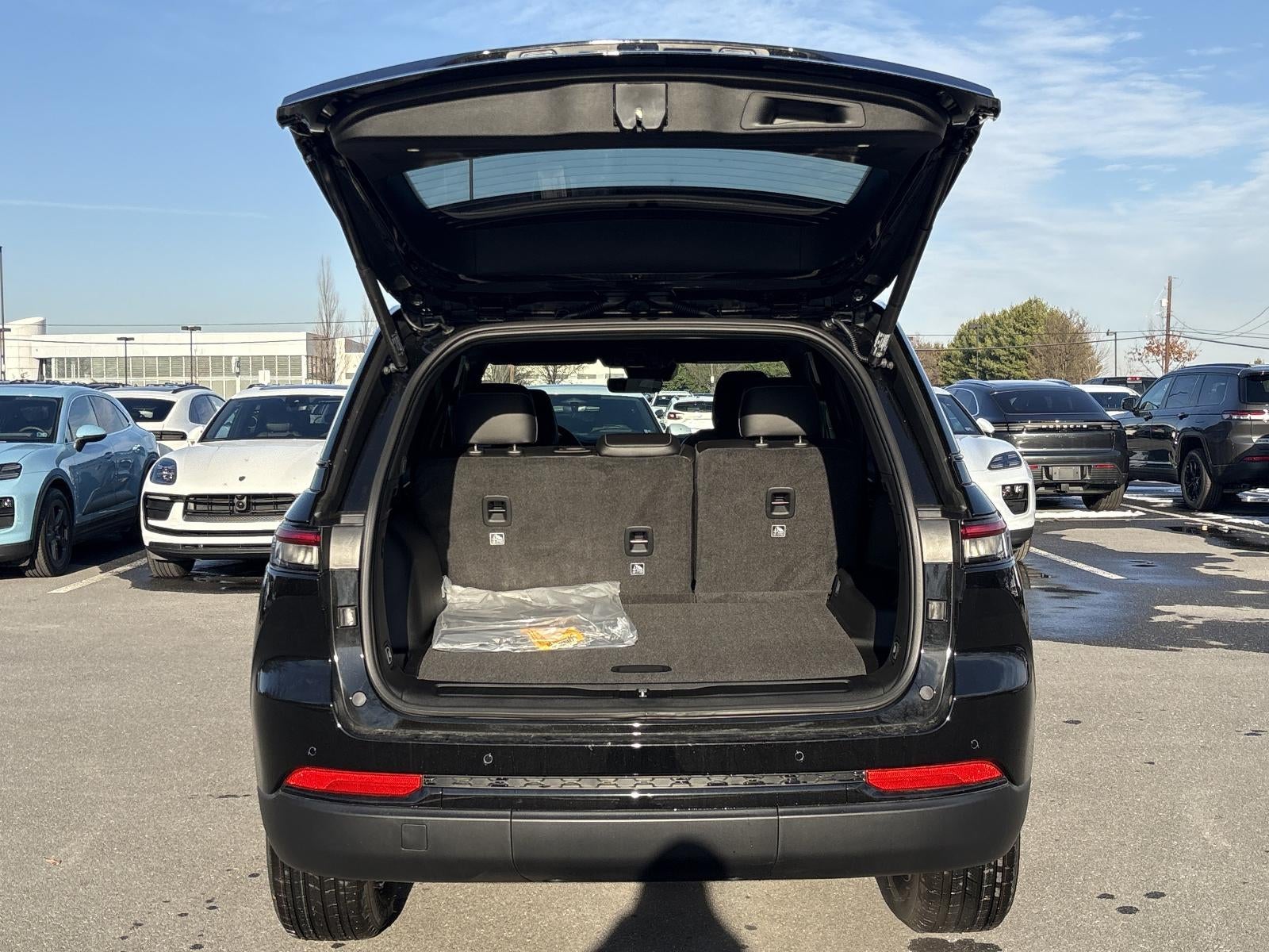 2025 Jeep Grand Cherokee Altitude X 4x4