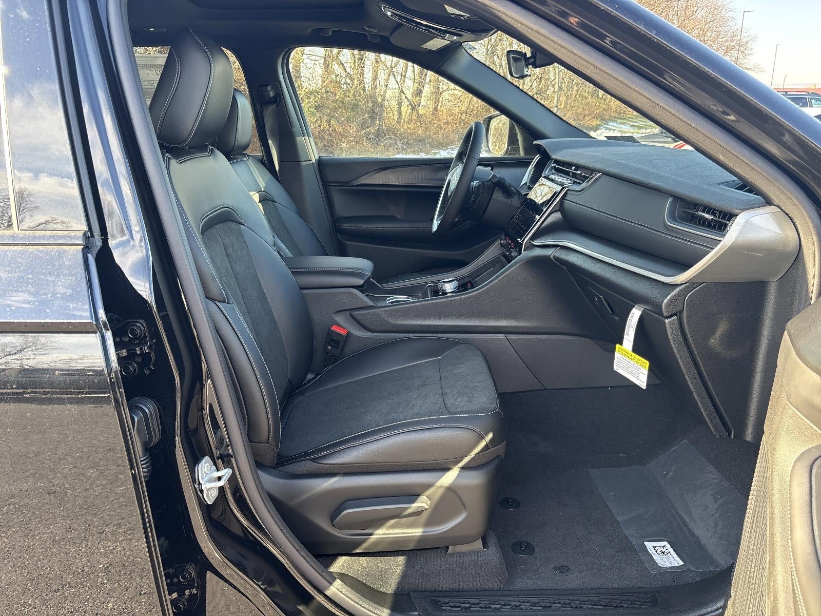 2025 Jeep Grand Cherokee Altitude X 4x4