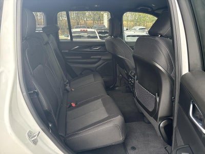 2025 Jeep Grand Cherokee Laredo 4x4