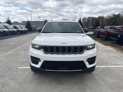 2025 Jeep Grand Cherokee Laredo 4x4