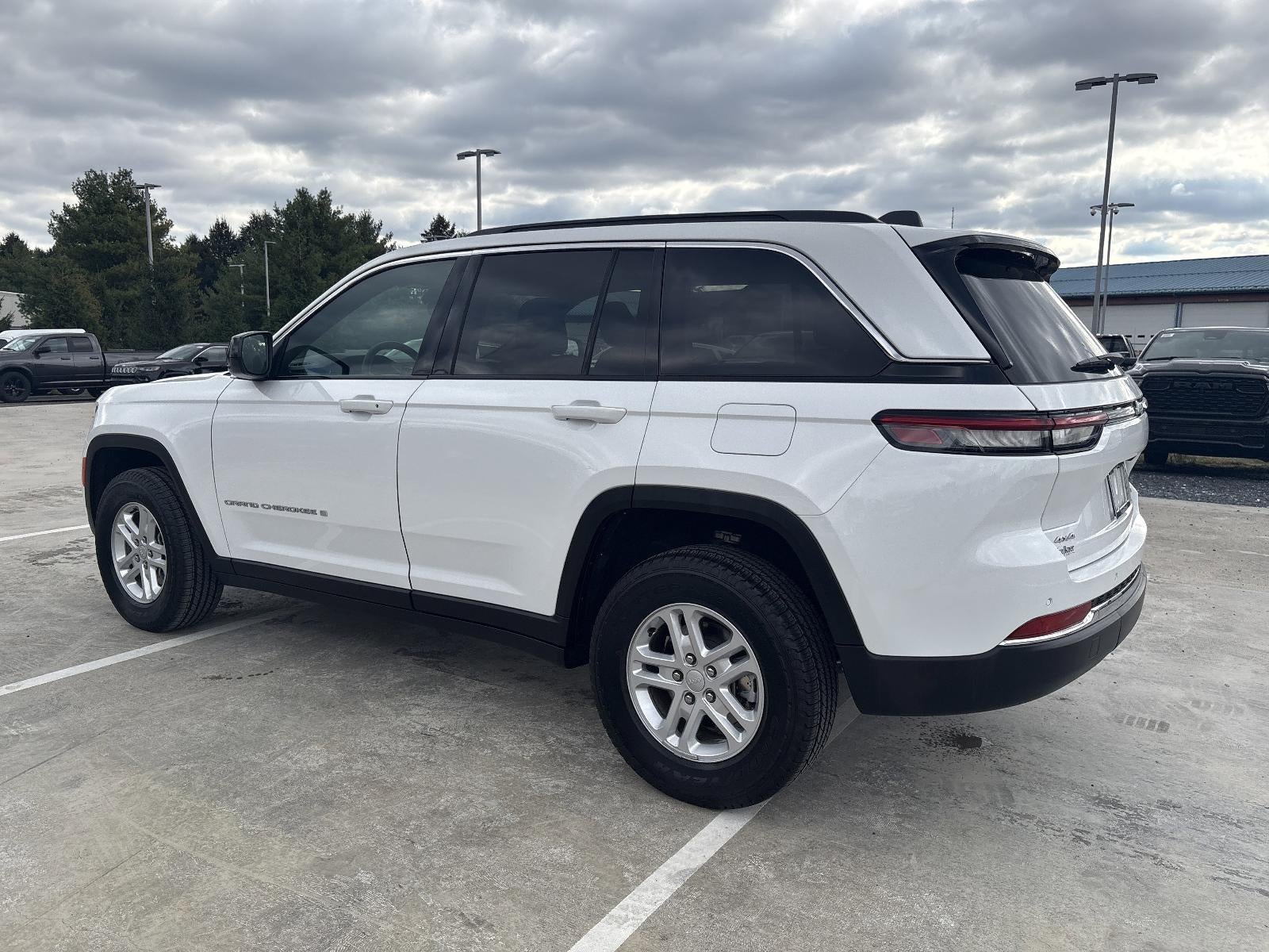 2025 Jeep Grand Cherokee Laredo 4x4