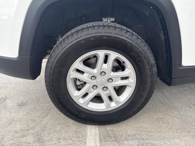 2025 Jeep Grand Cherokee Laredo 4x4