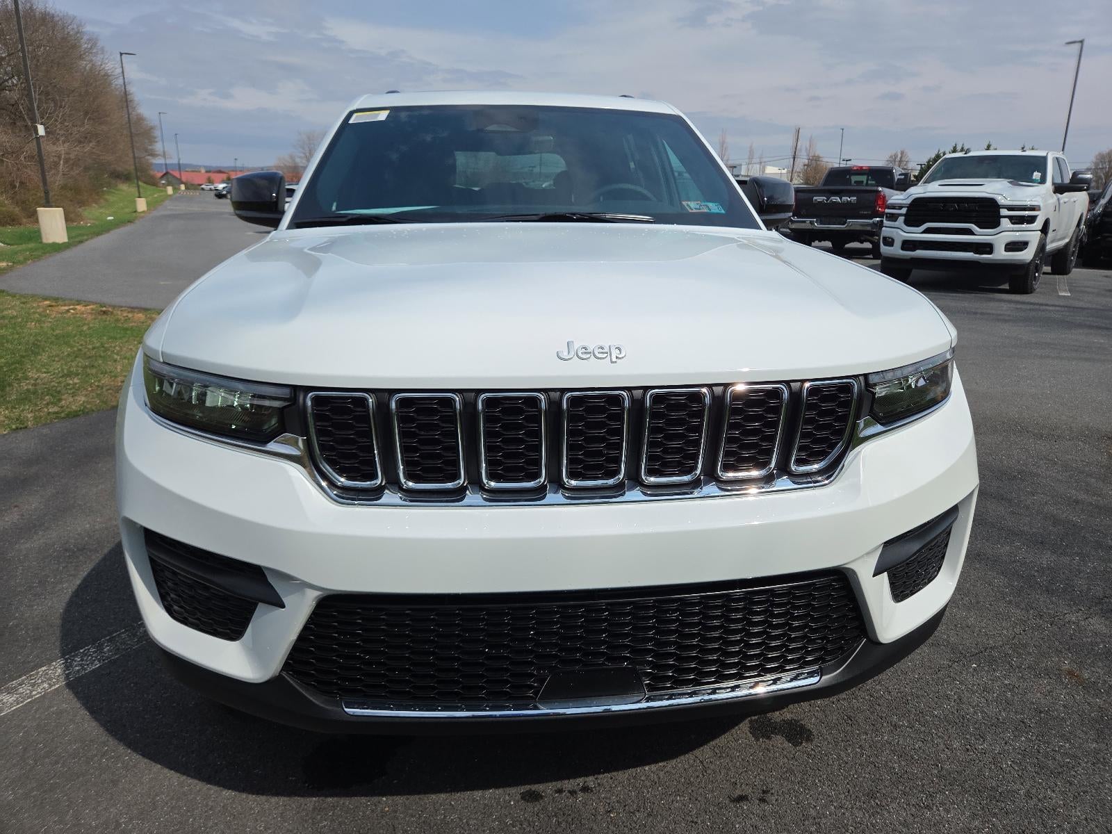 2026 Jeep Grand Cherokee Laredo X 4x4