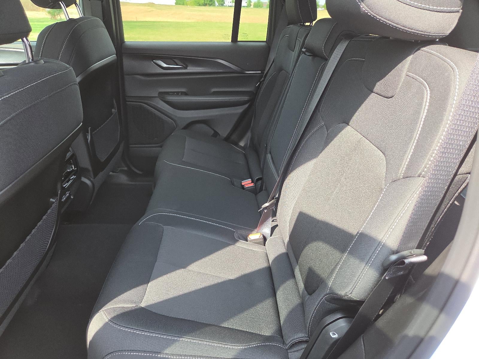 2026 Jeep Grand Cherokee Laredo X 4x4