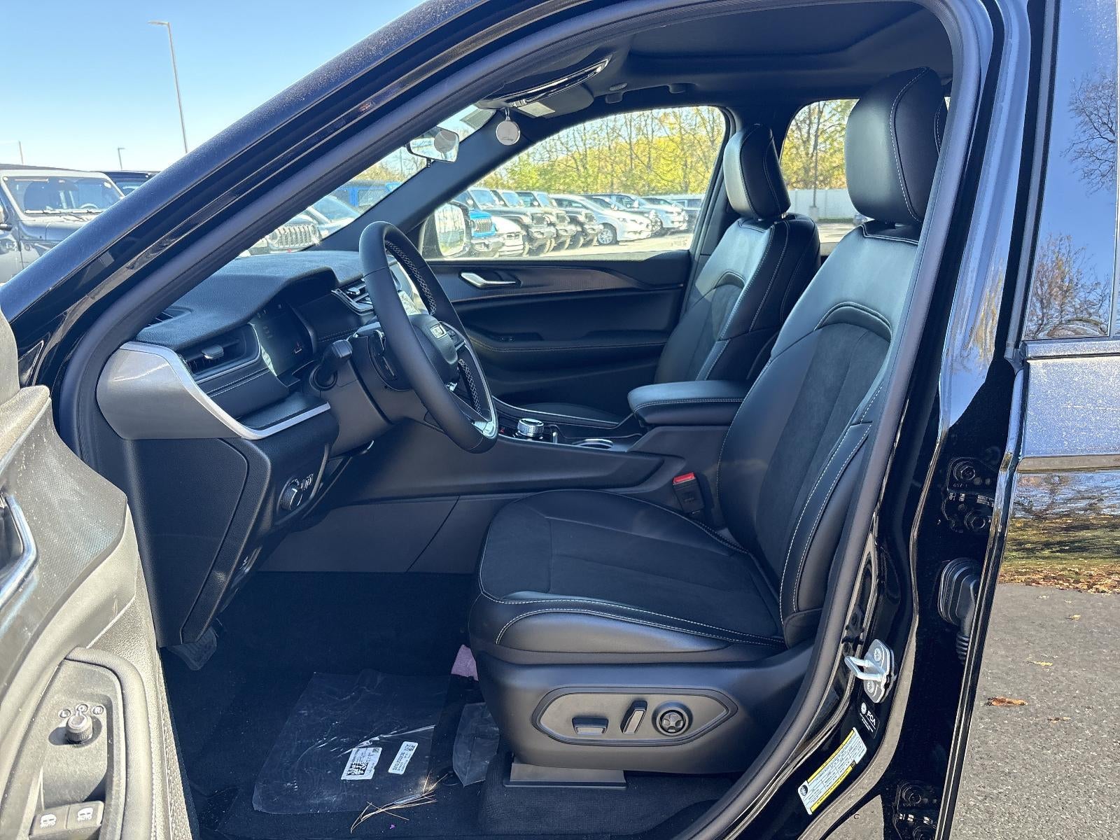 2025 Jeep Grand Cherokee Altitude X 4x4