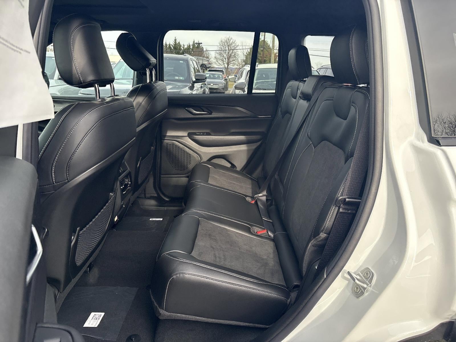 2025 Jeep Grand Cherokee Altitude X 4x4