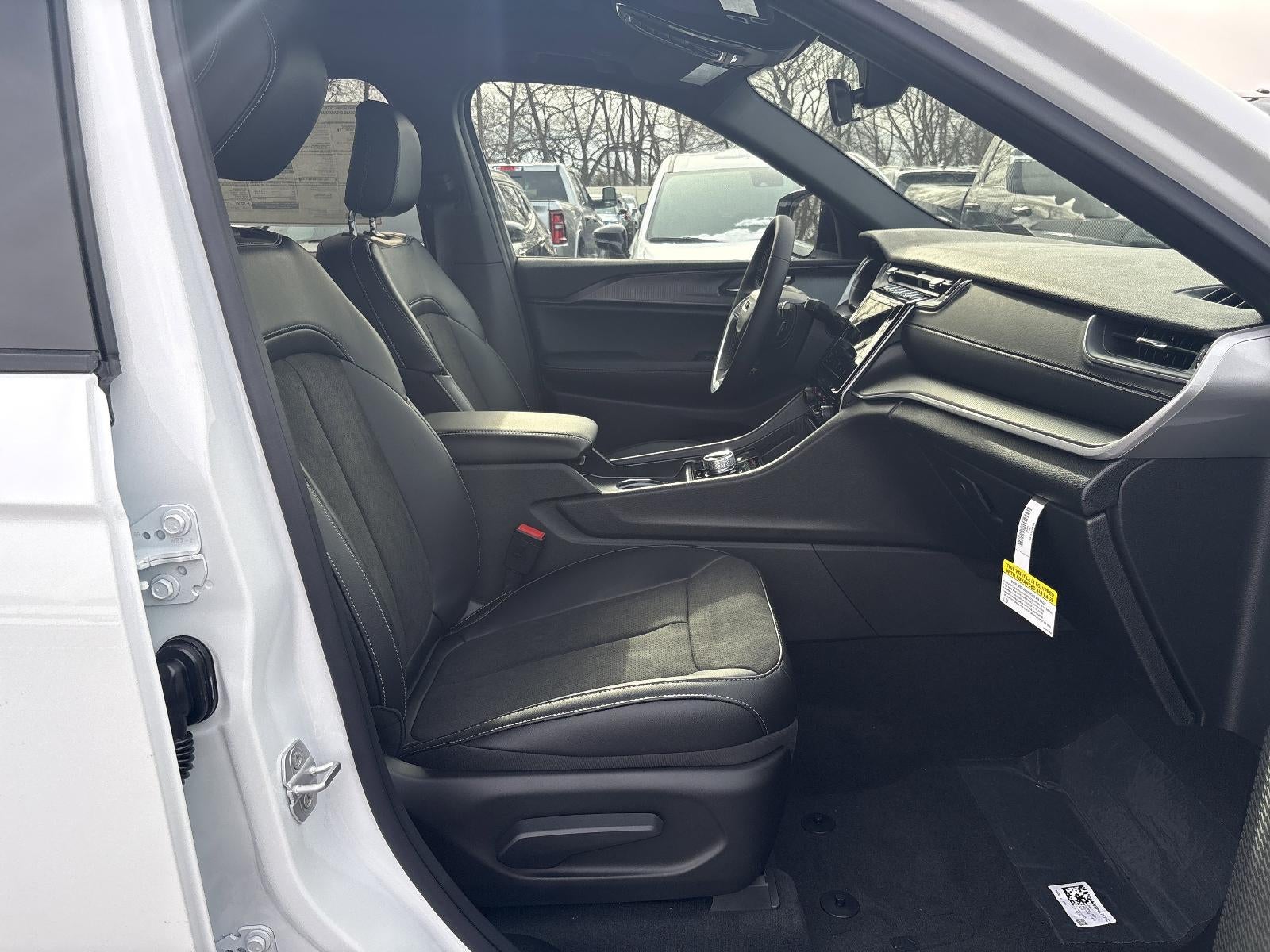 2025 Jeep Grand Cherokee Altitude X 4x4