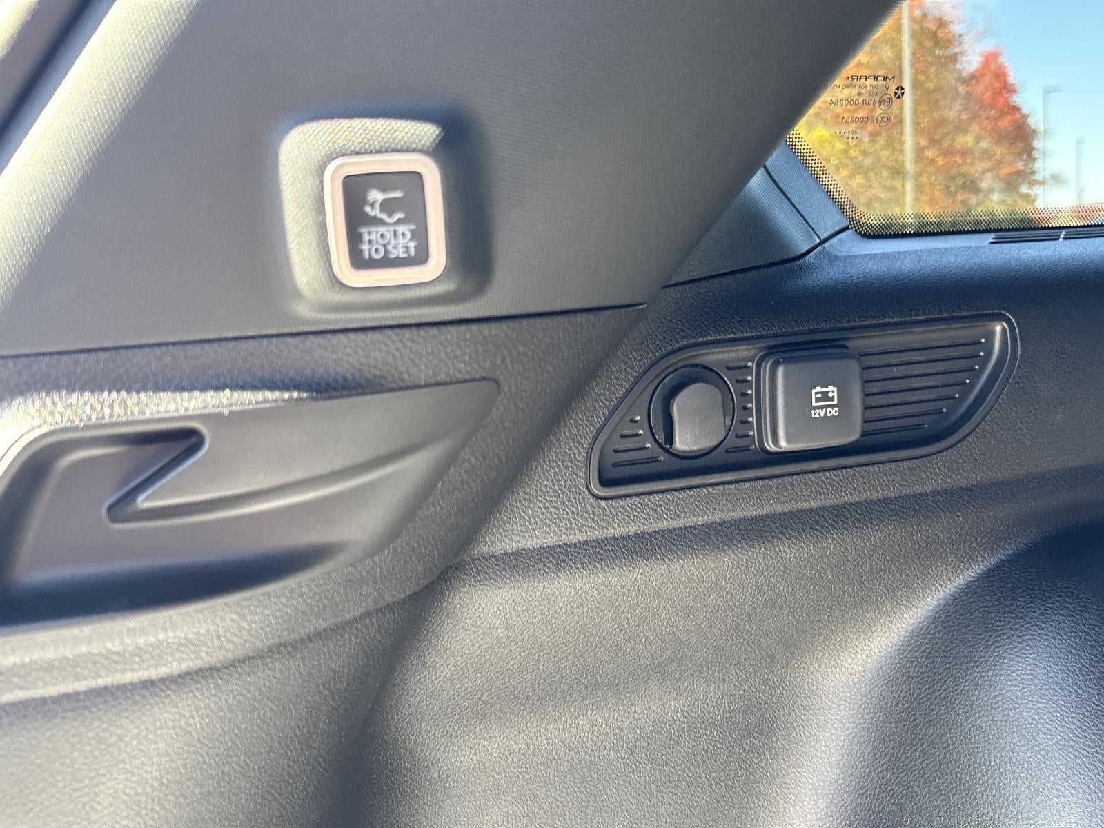 2025 Jeep Grand Cherokee Laredo X 4x4