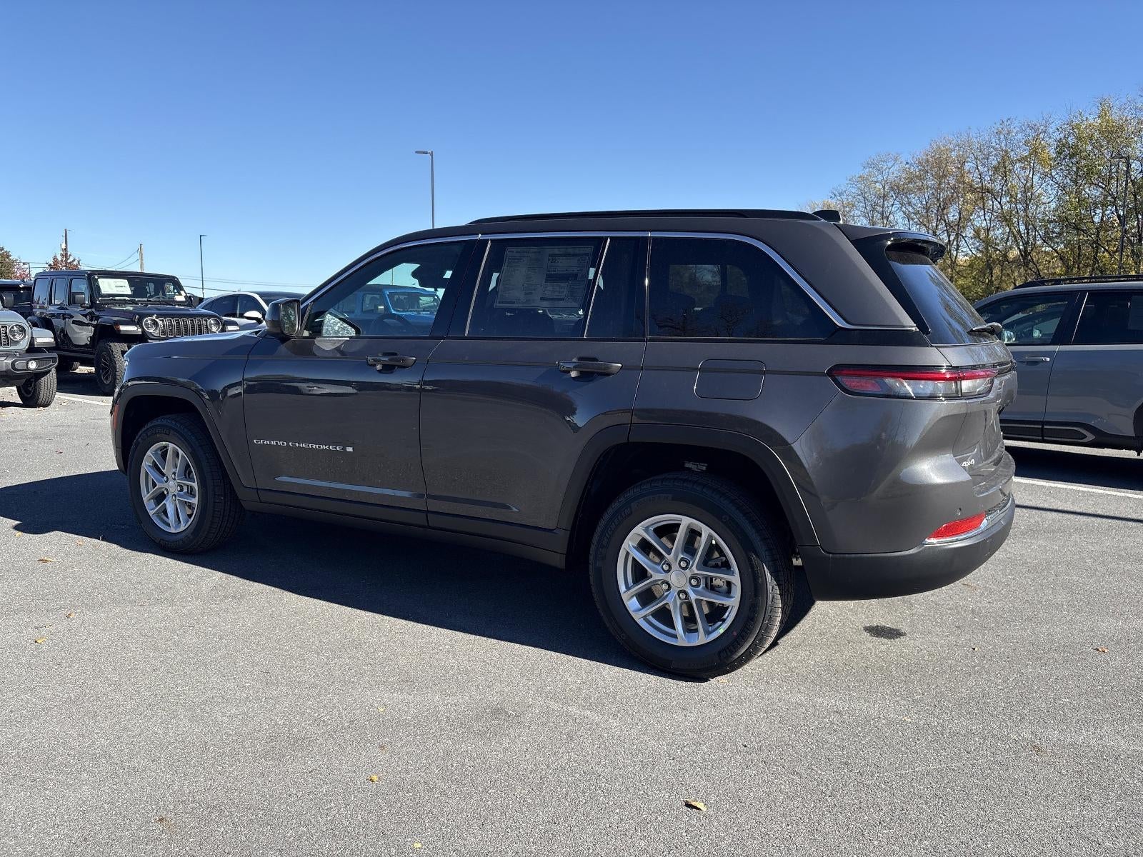 2025 Jeep Grand Cherokee Laredo X 4x4
