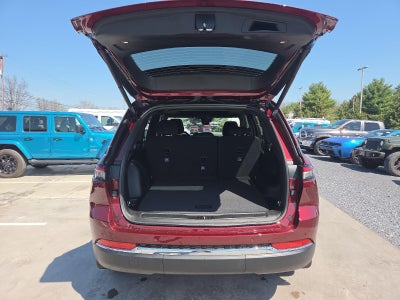 2026 Jeep Grand Cherokee Laredo X 4x4