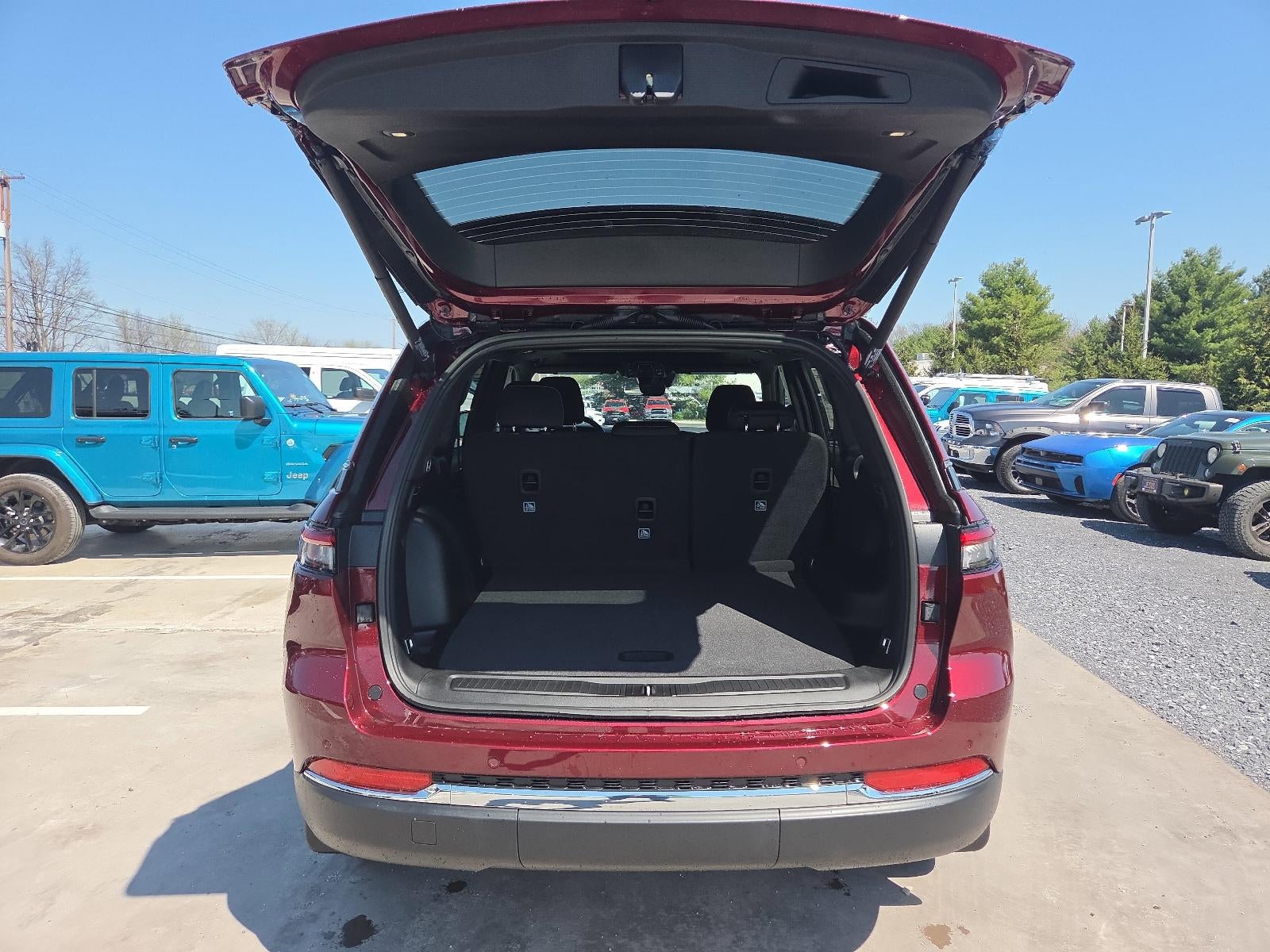 2026 Jeep Grand Cherokee Laredo X 4x4