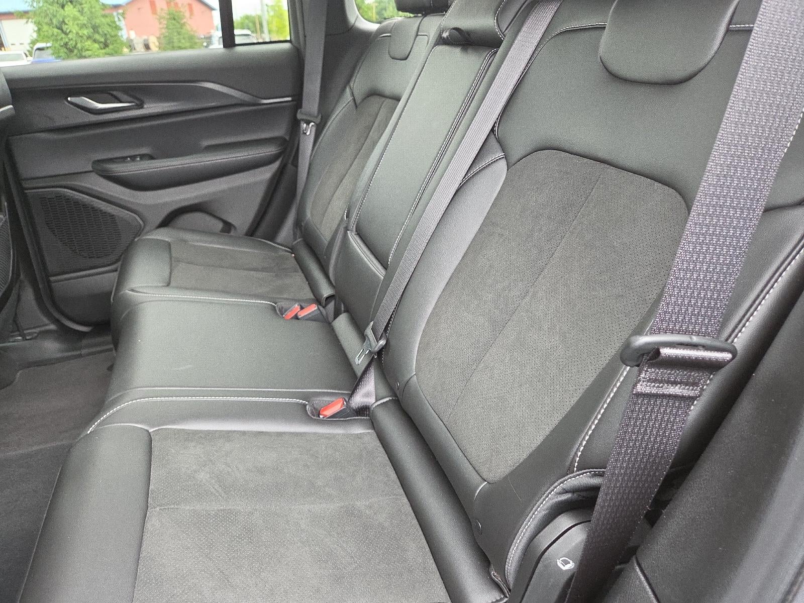 2025 Jeep Grand Cherokee Altitude 4x4