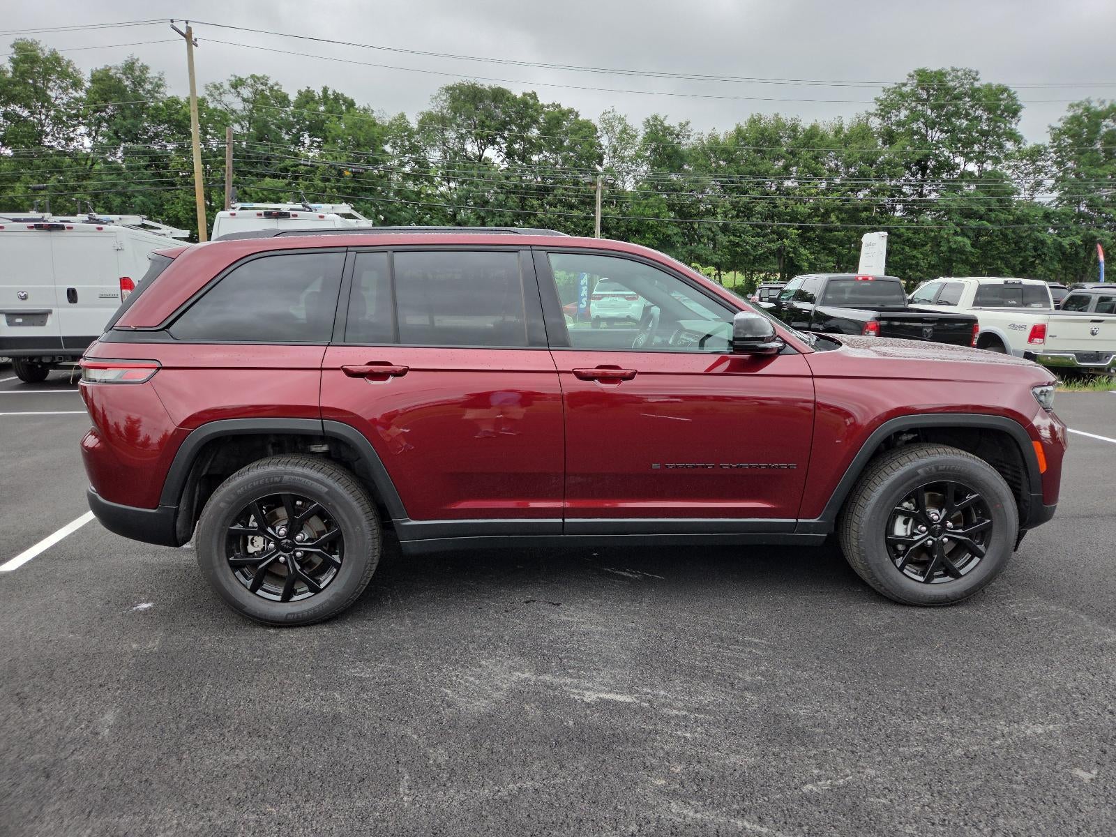 2025 Jeep Grand Cherokee Altitude 4x4