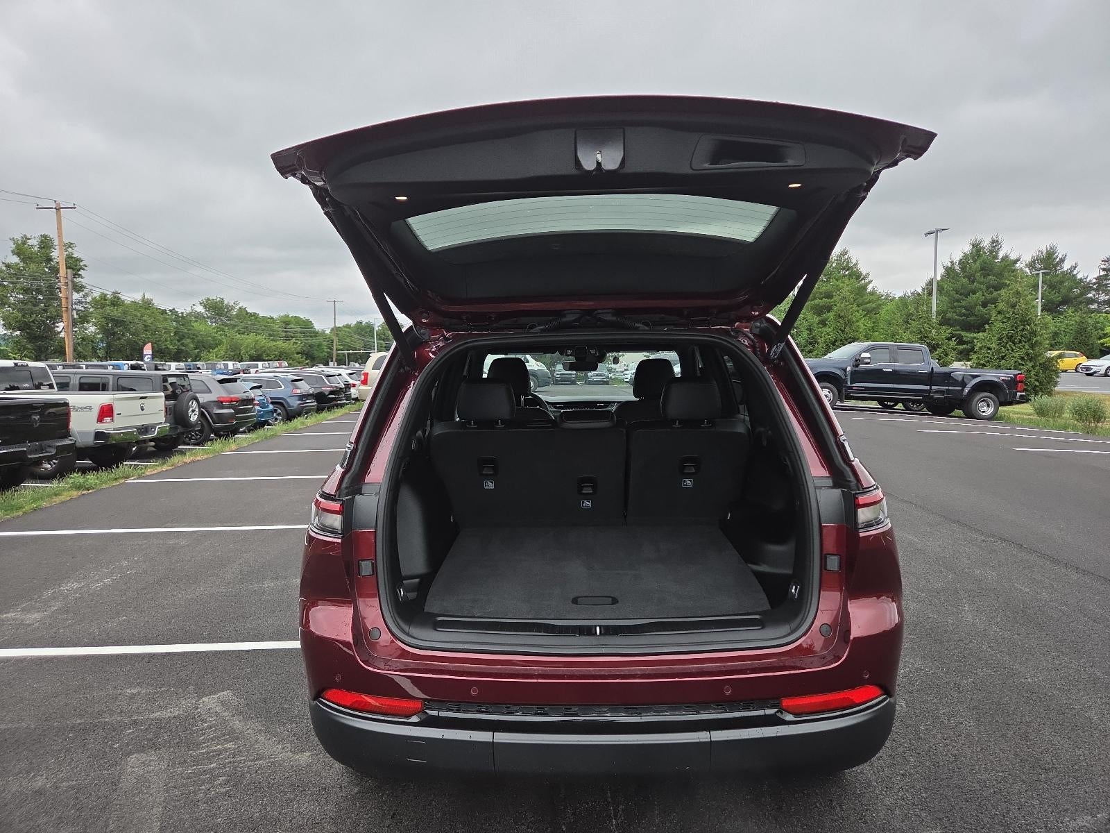 2025 Jeep Grand Cherokee Altitude 4x4