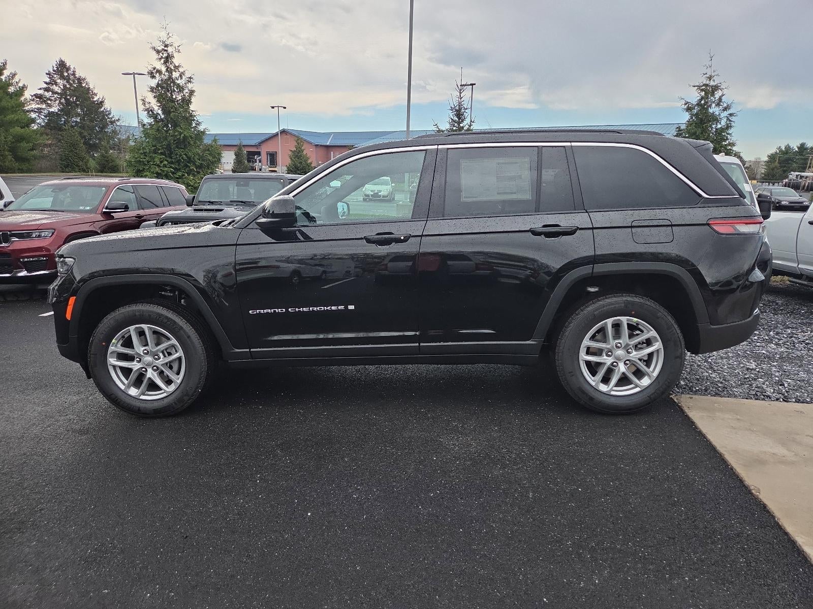 2026 Jeep Grand Cherokee Laredo X 4x4