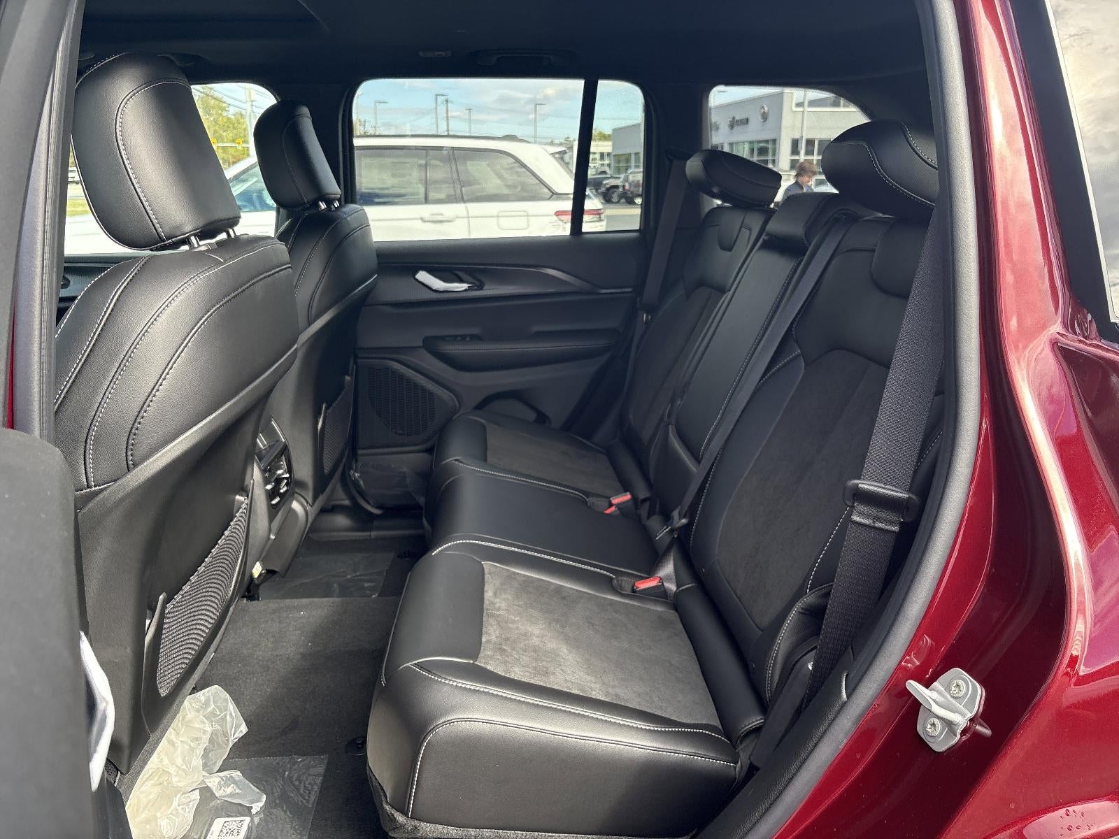 2025 Jeep Grand Cherokee Altitude X 4x4