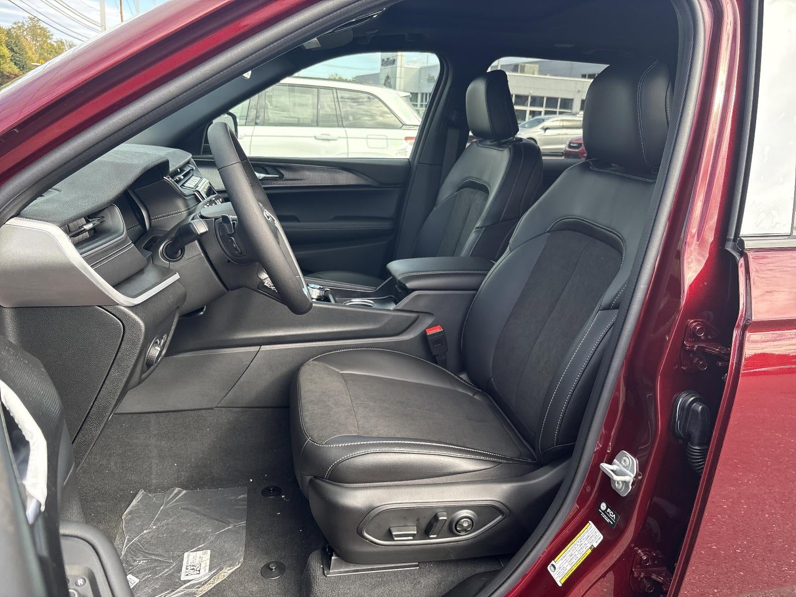 2025 Jeep Grand Cherokee Altitude X 4x4