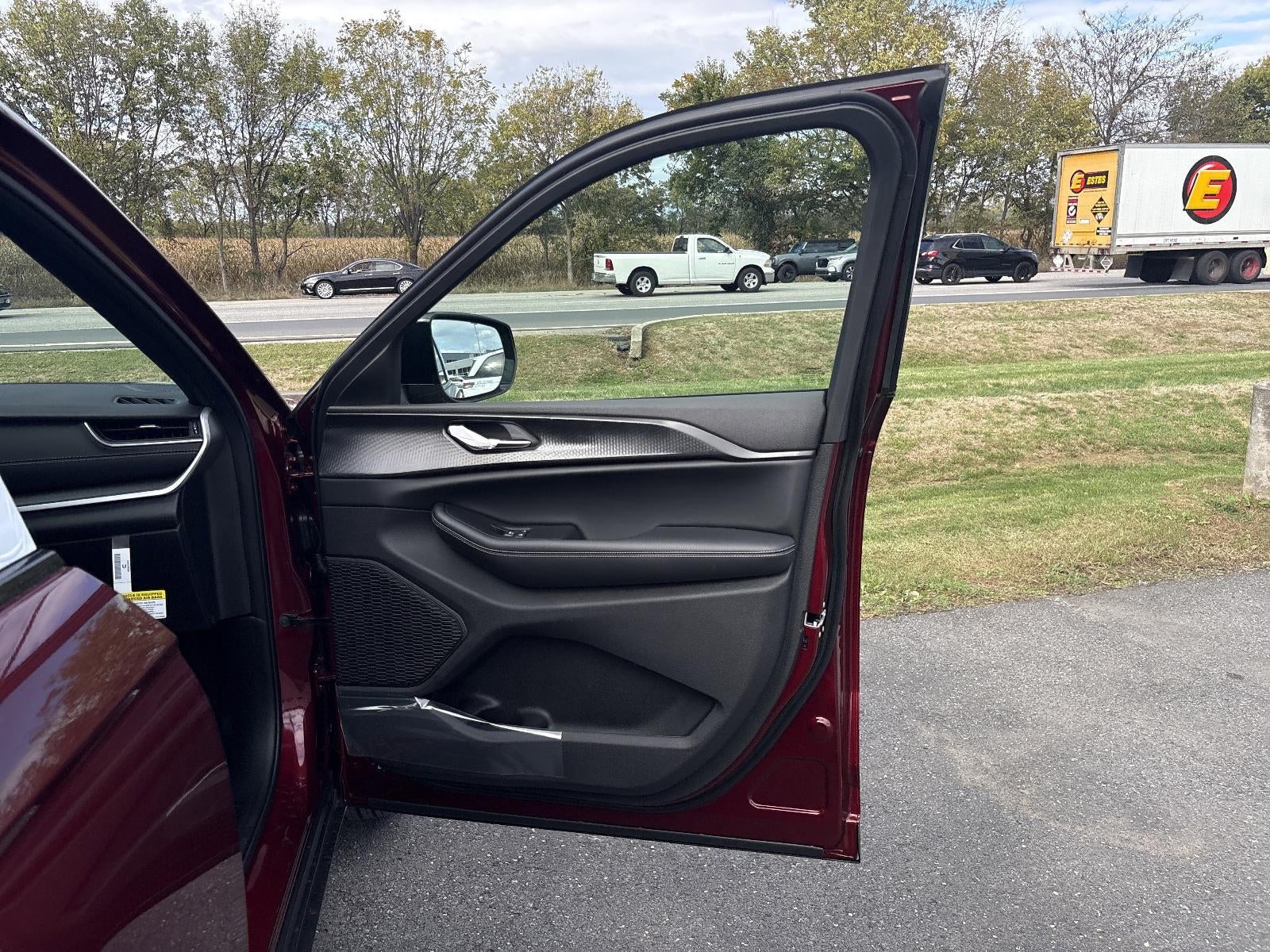 2025 Jeep Grand Cherokee Altitude X 4x4