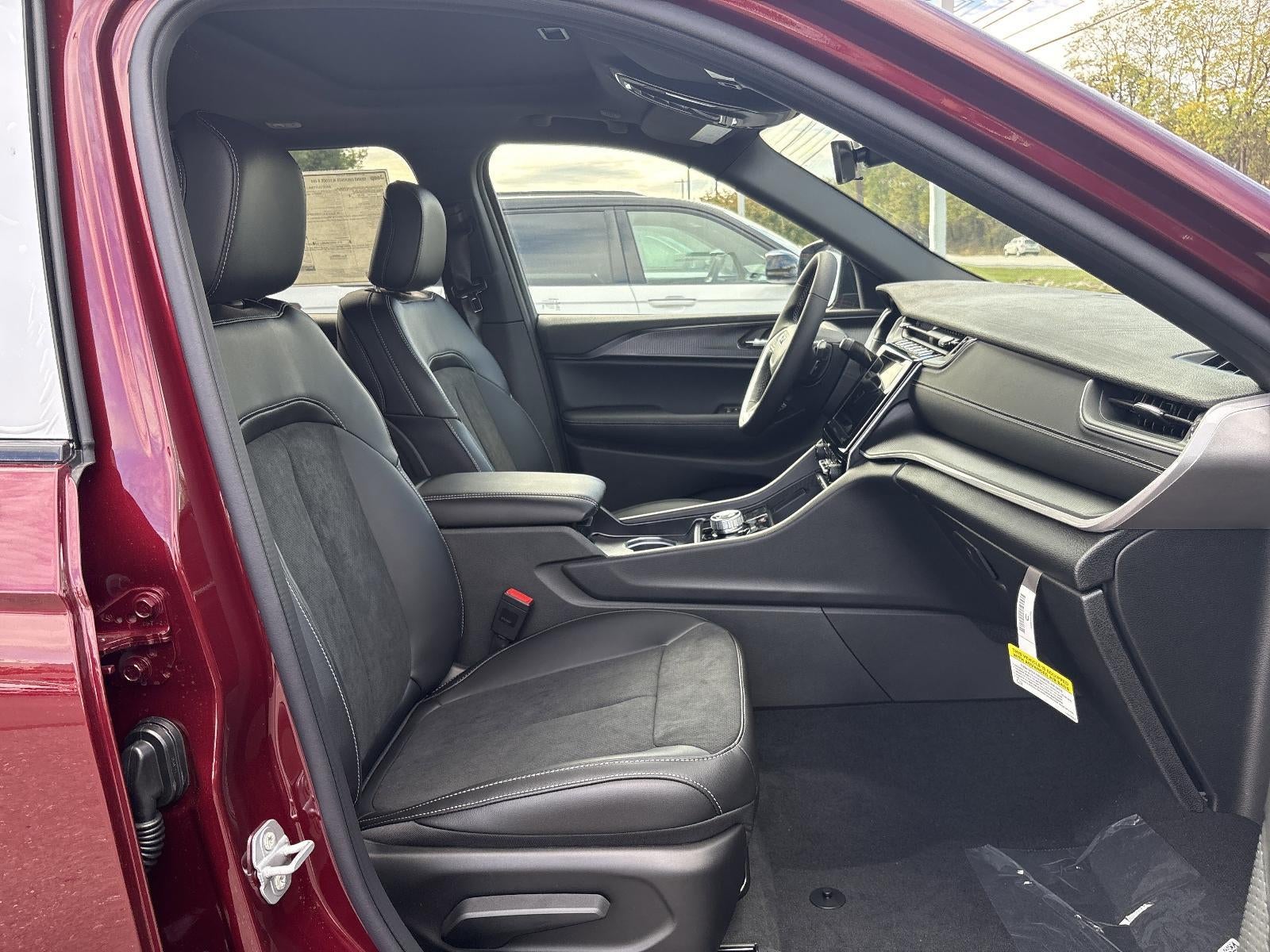 2025 Jeep Grand Cherokee Altitude X 4x4