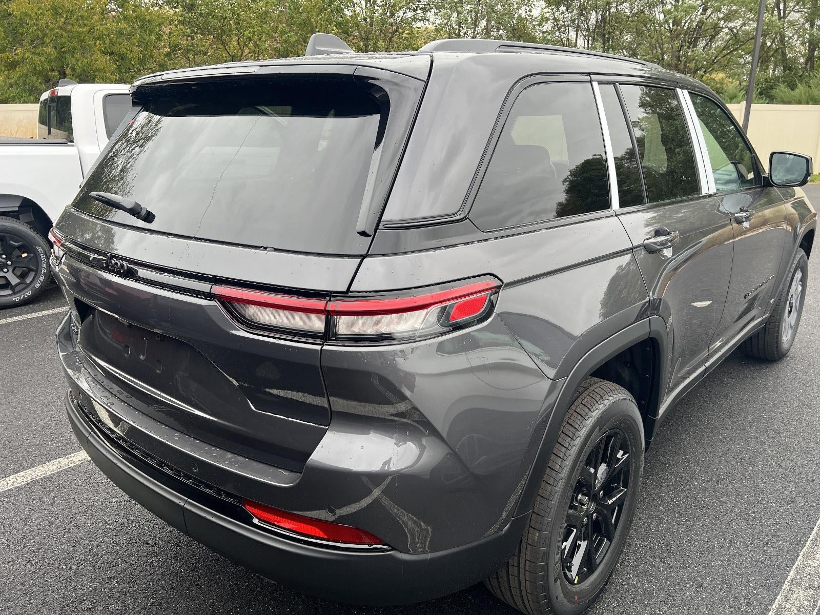 2025 Jeep Grand Cherokee Altitude X 4x4