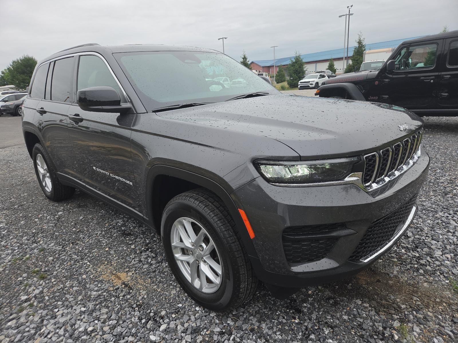 2025 Jeep Grand Cherokee Laredo X 4x4