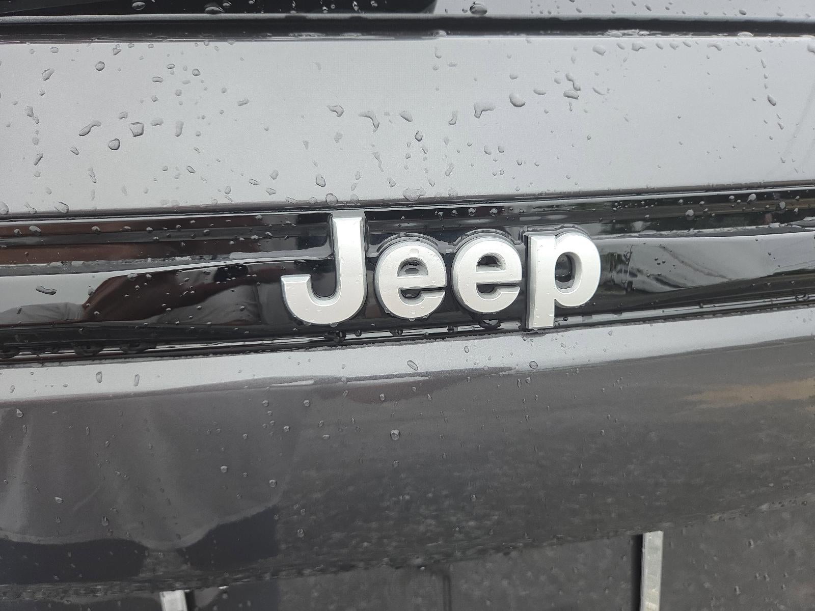 2025 Jeep Grand Cherokee Laredo X 4x4