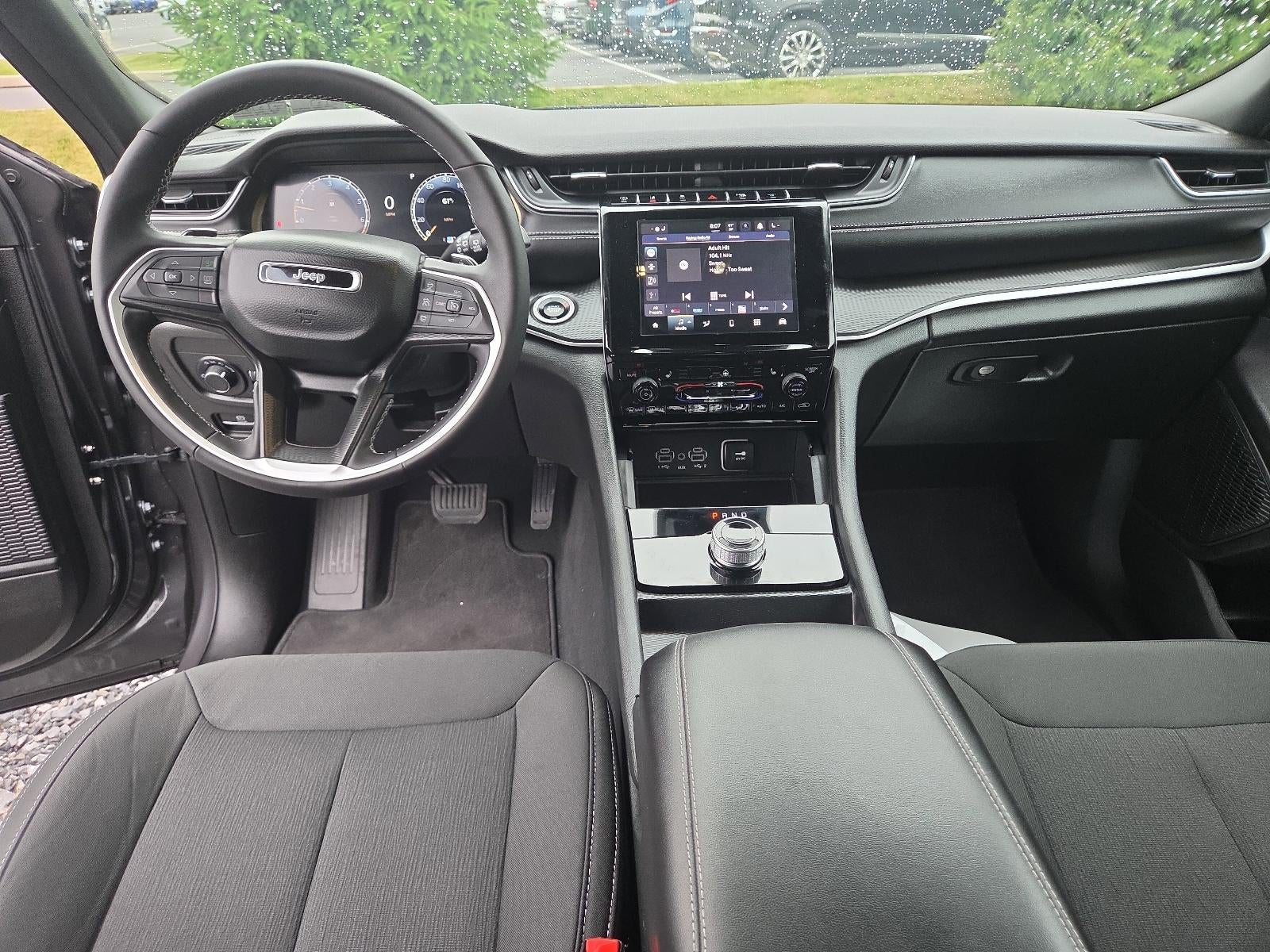 2025 Jeep Grand Cherokee Laredo X 4x4