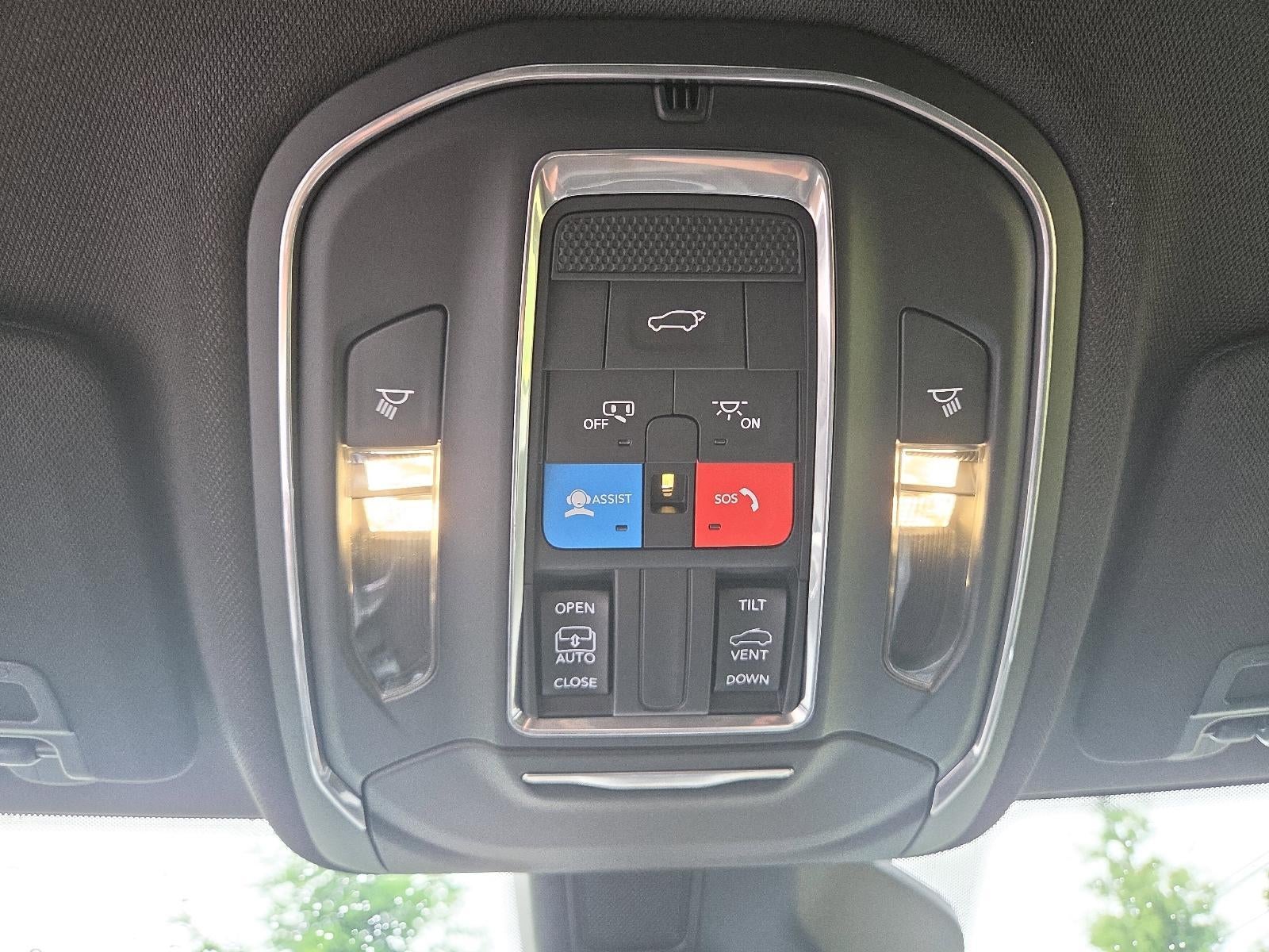 2025 Jeep Grand Cherokee Laredo X 4x4