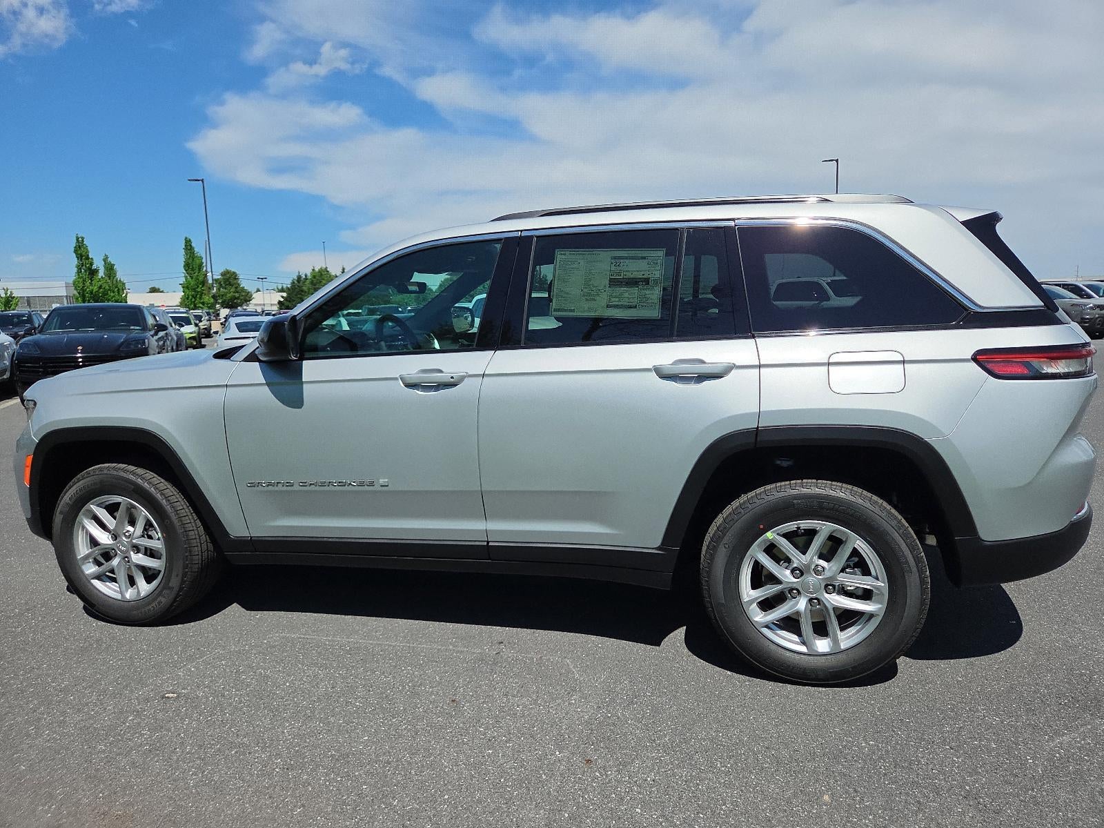 2026 Jeep Grand Cherokee Laredo X 4x4