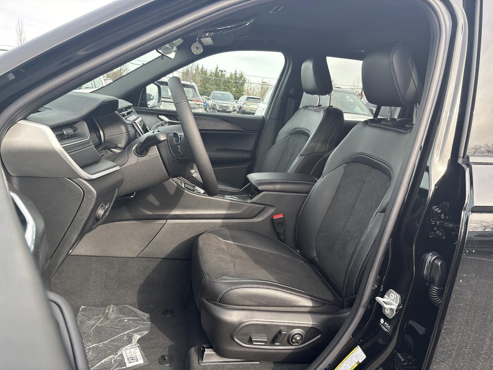 2025 Jeep Grand Cherokee Altitude X 4x4