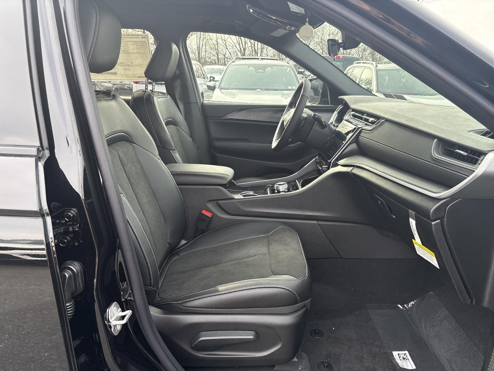 2025 Jeep Grand Cherokee Altitude X 4x4