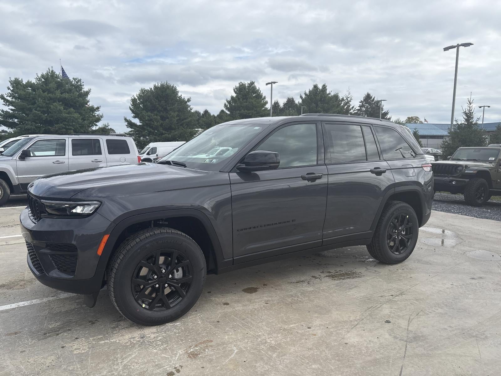 2025 Jeep Grand Cherokee Altitude 4x4