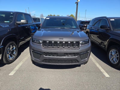 2026 Jeep Grand Cherokee Laredo Altitude 4x4