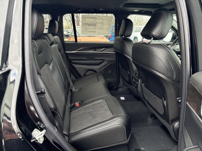 2026 Jeep Grand Cherokee Laredo Altitude 4x4