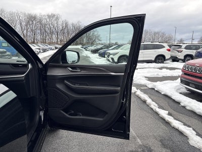 2026 Jeep Grand Cherokee Laredo Altitude 4x4