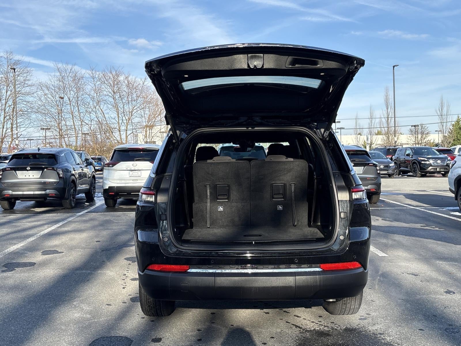 2025 Jeep Grand Cherokee L Laredo 4x4