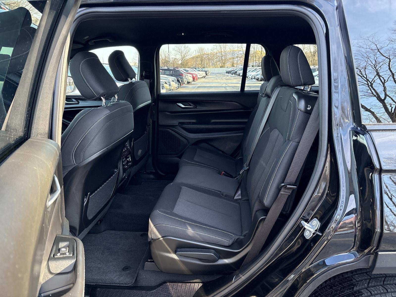 2025 Jeep Grand Cherokee L Laredo 4x4