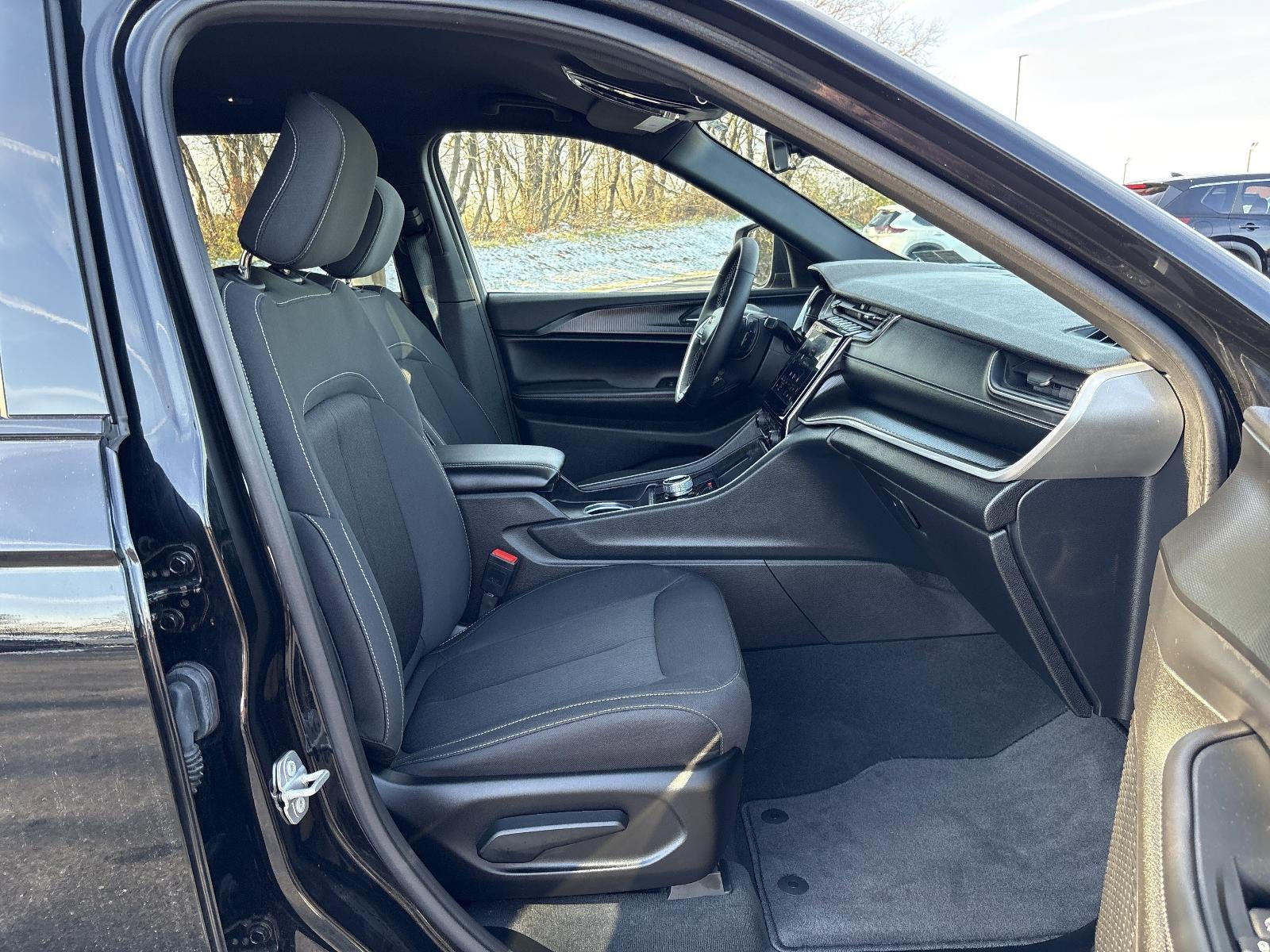 2025 Jeep Grand Cherokee L Laredo 4x4