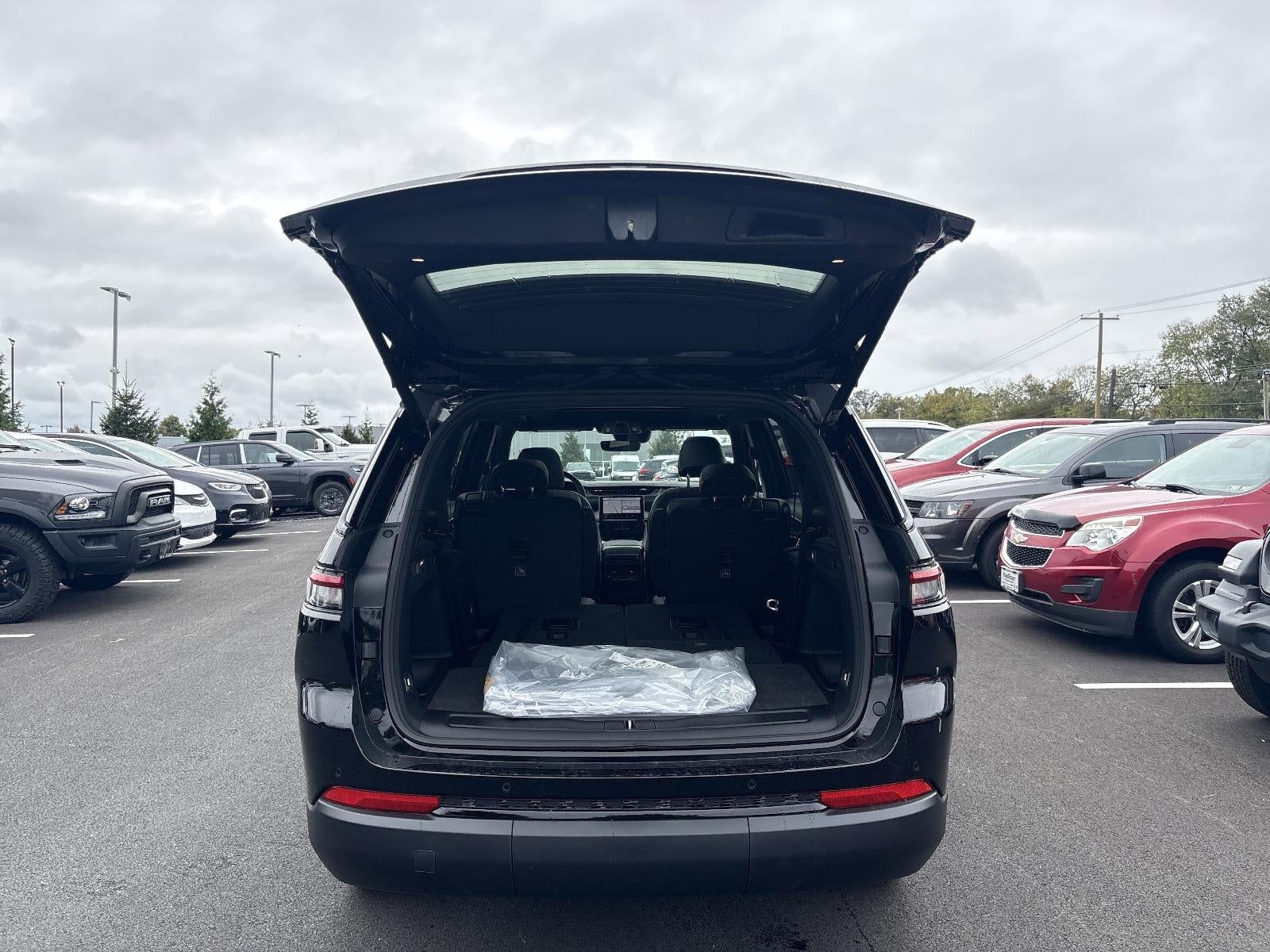 2025 Jeep Grand Cherokee L Limited 4x4