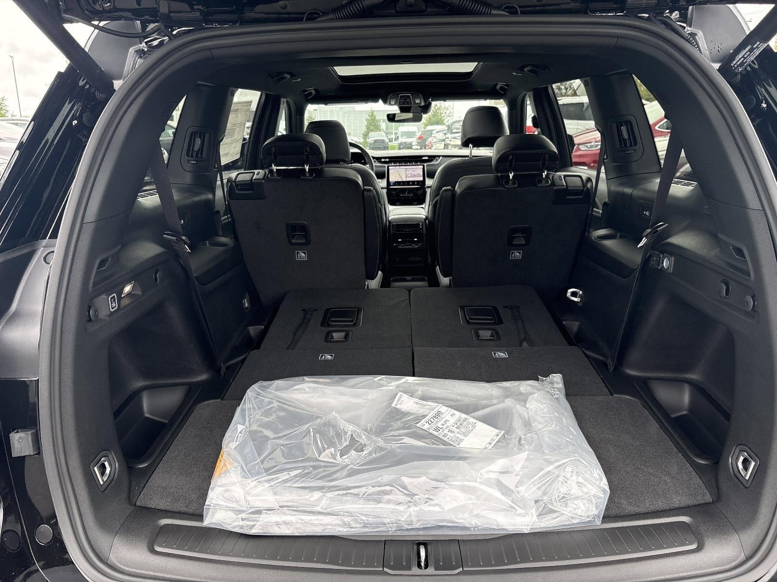 2025 Jeep Grand Cherokee L Limited 4x4