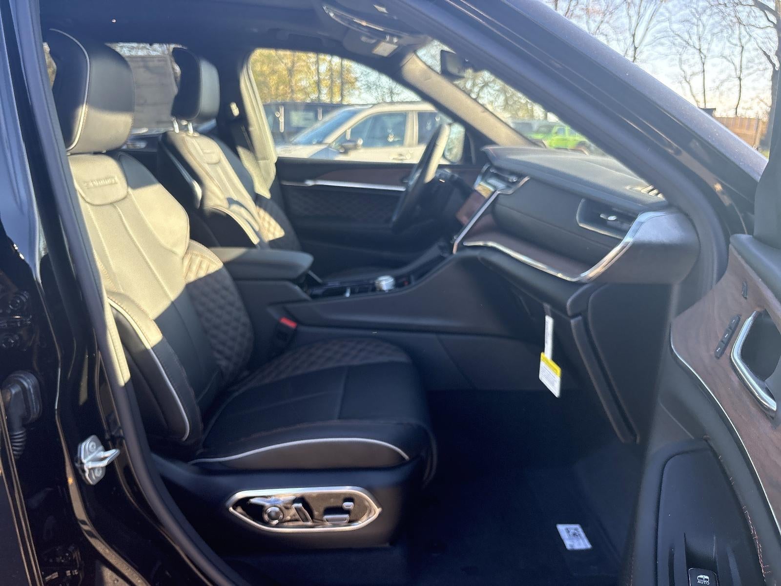 2025 Jeep Grand Cherokee L Summit 4x4